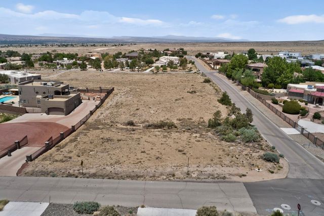 8241 San Diego Avenue NE, Albuquerque, NM 87122