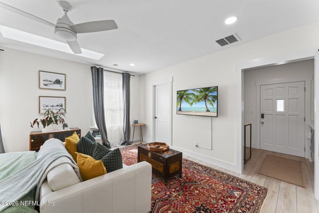 275 CHESWICK OAKS Avenue, Orange Park, FL 32073