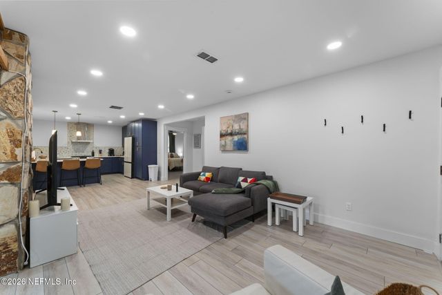 275 CHESWICK OAKS Avenue, Orange Park, FL 32073