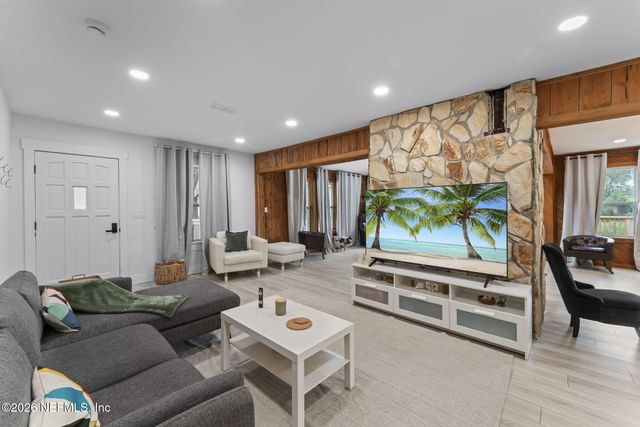 275 CHESWICK OAKS Avenue, Orange Park, FL 32073