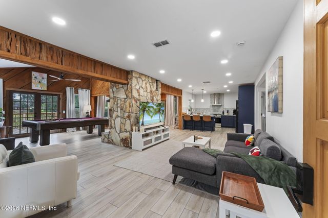 275 CHESWICK OAKS Avenue, Orange Park, FL 32073