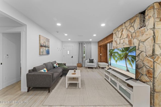 275 CHESWICK OAKS Avenue, Orange Park, FL 32073