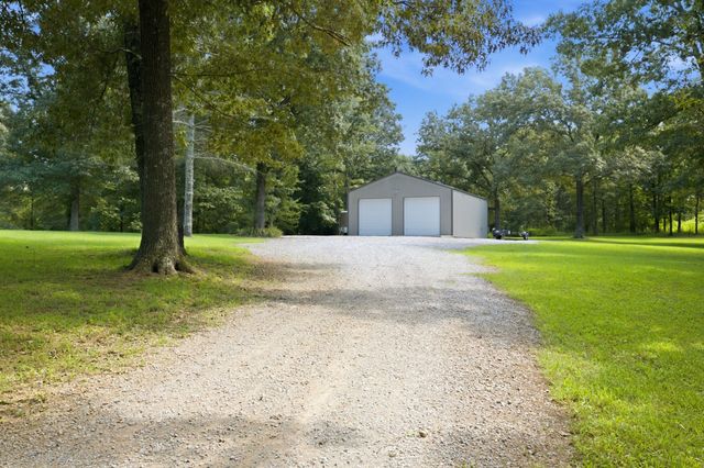 2837 Hopkins Bridge Rd, Lewisburg, TN 37091