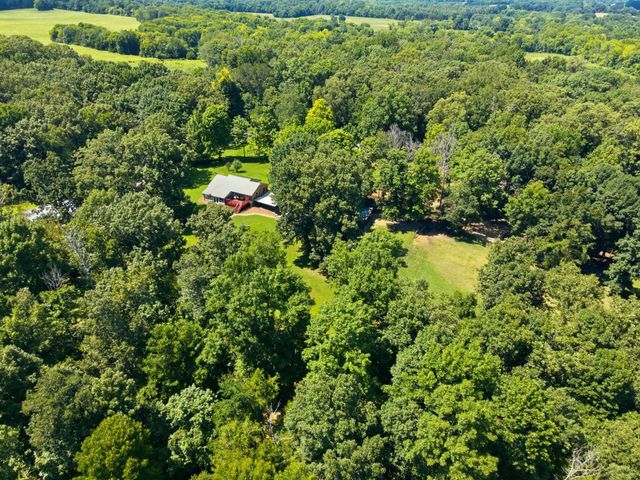 2837 Hopkins Bridge Rd, Lewisburg, TN 37091