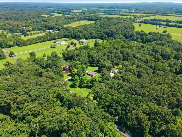 2837 Hopkins Bridge Rd, Lewisburg, TN 37091