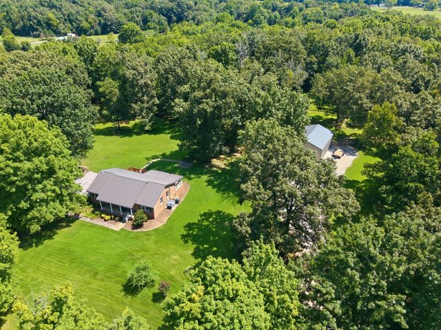 2837 Hopkins Bridge Rd, Lewisburg, TN 37091