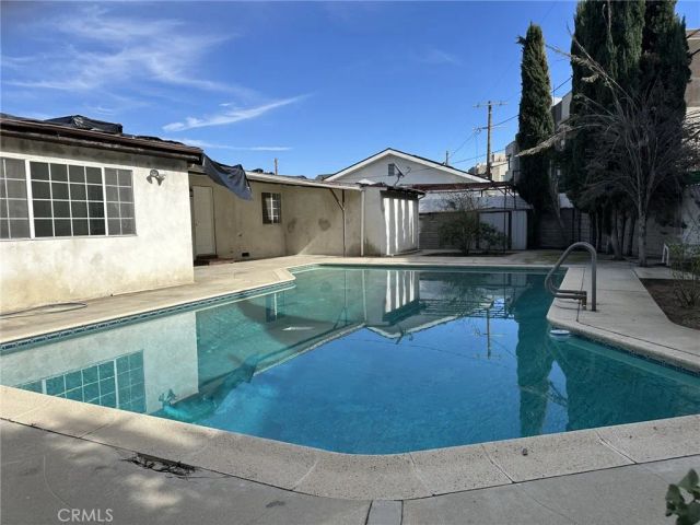 6443 Longridge, Van Nuys, CA 91401
