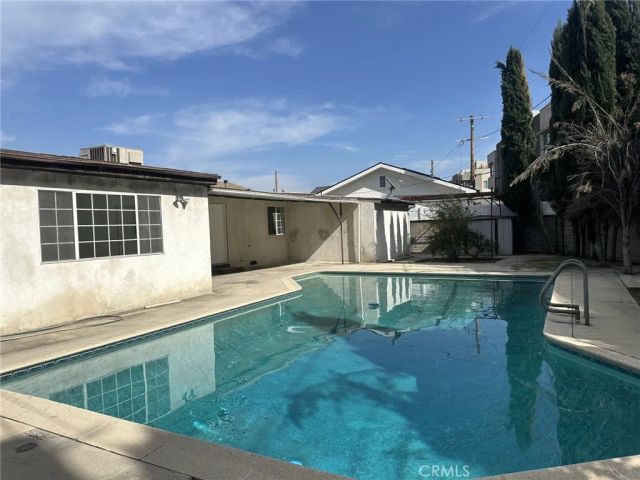 6443 Longridge, Van Nuys, CA 91401