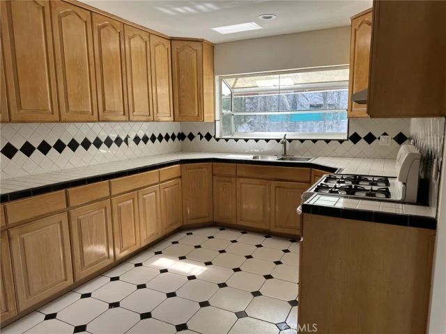 6443 Longridge, Van Nuys, CA 91401