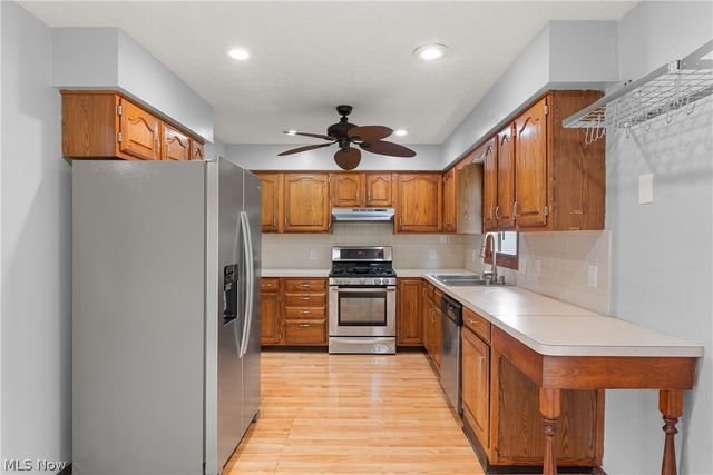 7404 Hidden Glen Drive, Amherst, OH 44001