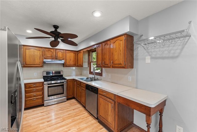 7404 Hidden Glen Drive, Amherst, OH 44001