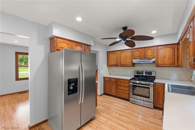 7404 Hidden Glen Drive, Amherst, OH 44001