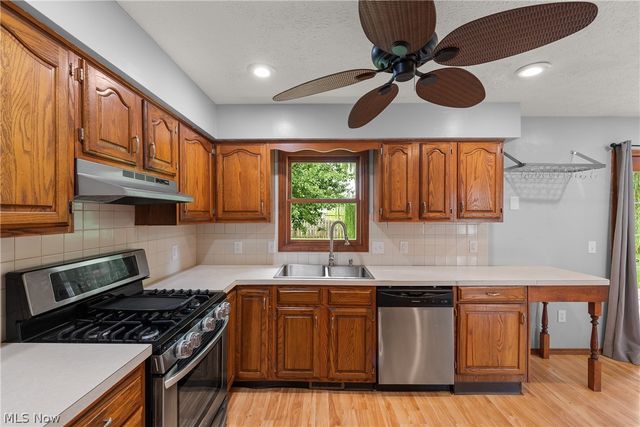 7404 Hidden Glen Drive, Amherst, OH 44001