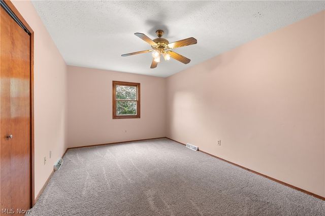 7404 Hidden Glen Drive, Amherst, OH 44001