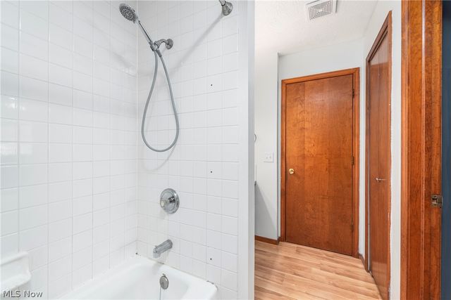 7404 Hidden Glen Drive, Amherst, OH 44001