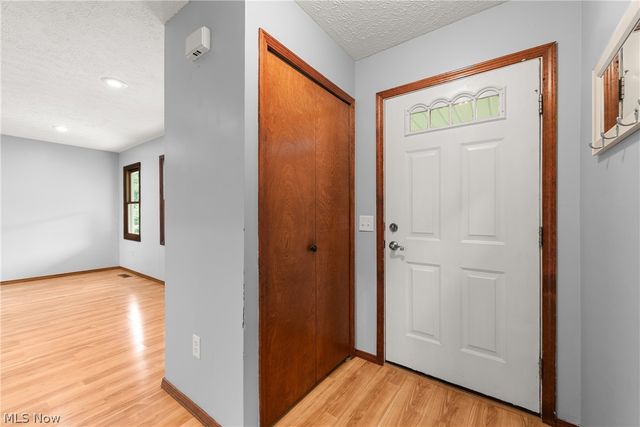 7404 Hidden Glen Drive, Amherst, OH 44001