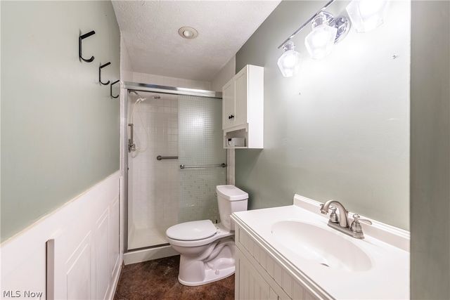 7404 Hidden Glen Drive, Amherst, OH 44001