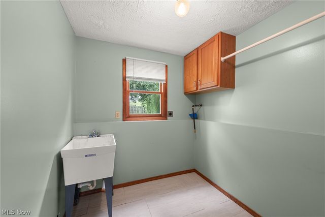 7404 Hidden Glen Drive, Amherst, OH 44001