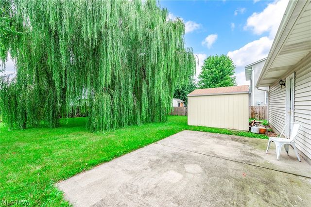 7404 Hidden Glen Drive, Amherst, OH 44001