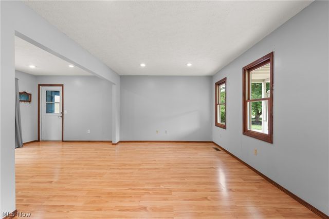 7404 Hidden Glen Drive, Amherst, OH 44001