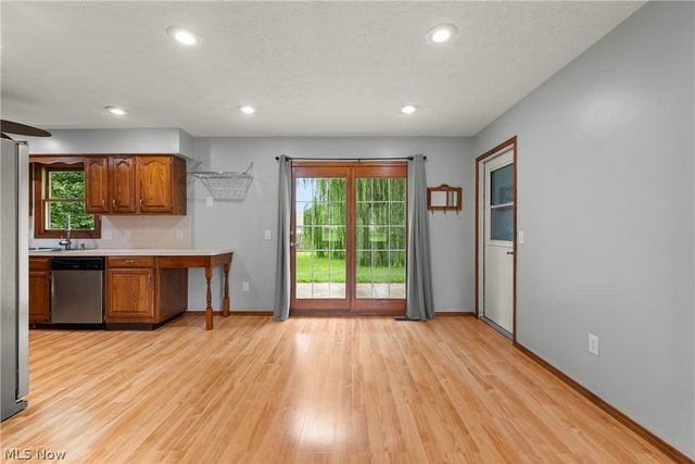 7404 Hidden Glen Drive, Amherst, OH 44001