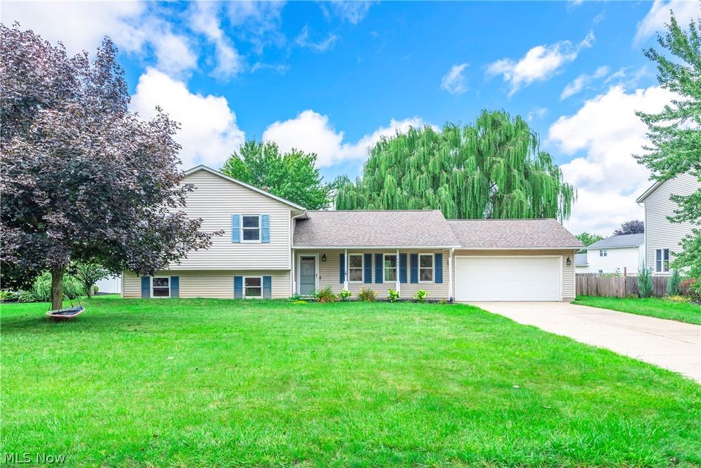 7404 Hidden Glen Drive, Amherst, OH 44001