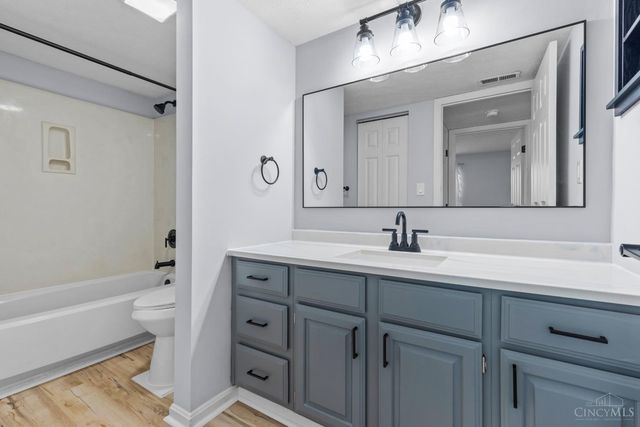 10555 Montgomery Road, Montgomery, OH 45242