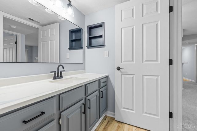 10555 Montgomery Road, Montgomery, OH 45242