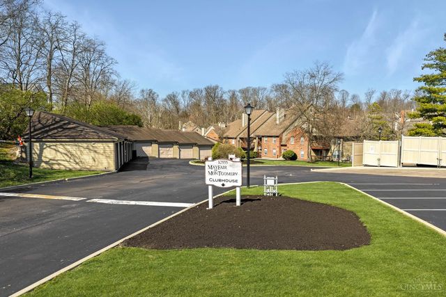 10555 Montgomery Road, Montgomery, OH 45242