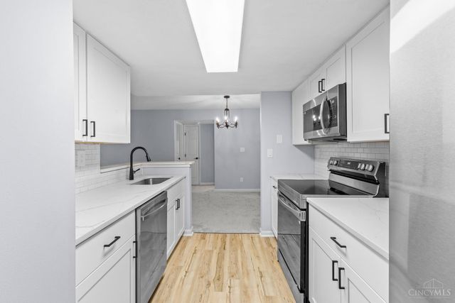 10555 Montgomery Road, Montgomery, OH 45242