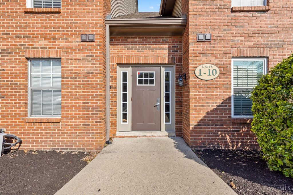 10555 Montgomery Road, Montgomery, OH 45242