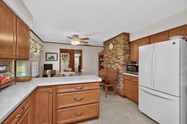 100 Kennedy Bridge Road, Lancaster, KY 40444