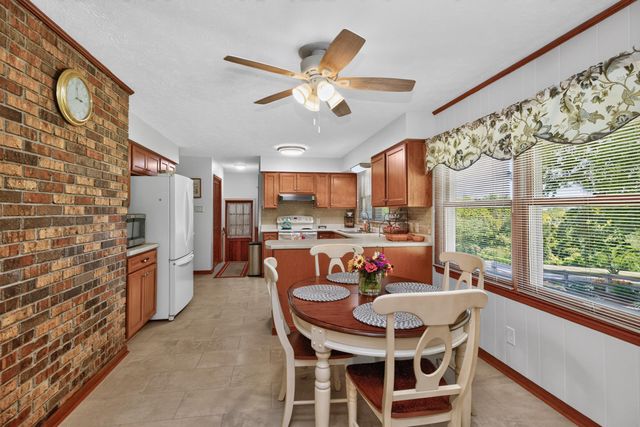 100 Kennedy Bridge Road, Lancaster, KY 40444