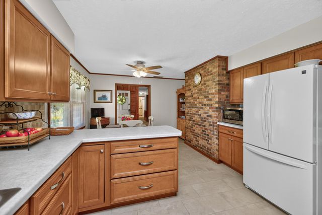 100 Kennedy Bridge Road, Lancaster, KY 40444