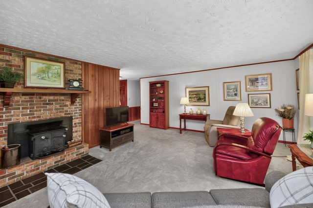 100 Kennedy Bridge Road, Lancaster, KY 40444