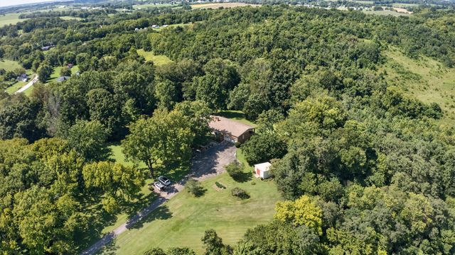100 Kennedy Bridge Road, Lancaster, KY 40444