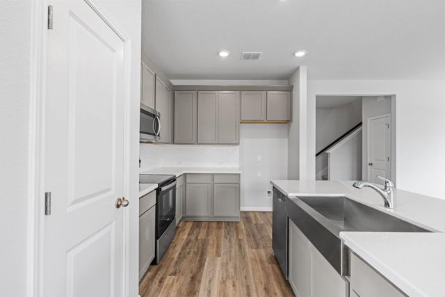 108 Cherry Blossom LN, Taylor, TX 76574