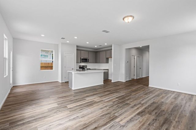 108 Cherry Blossom LN, Taylor, TX 76574