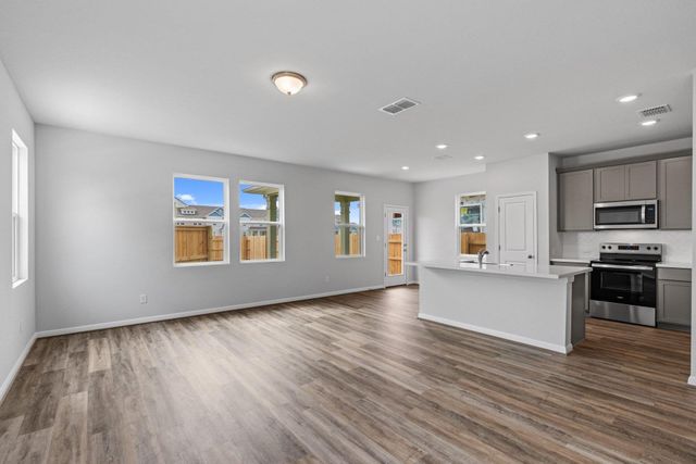 108 Cherry Blossom LN, Taylor, TX 76574