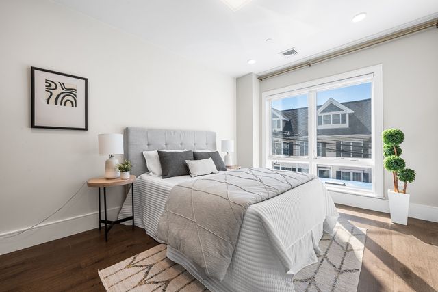 214 Market St 205, Boston, MA 02135