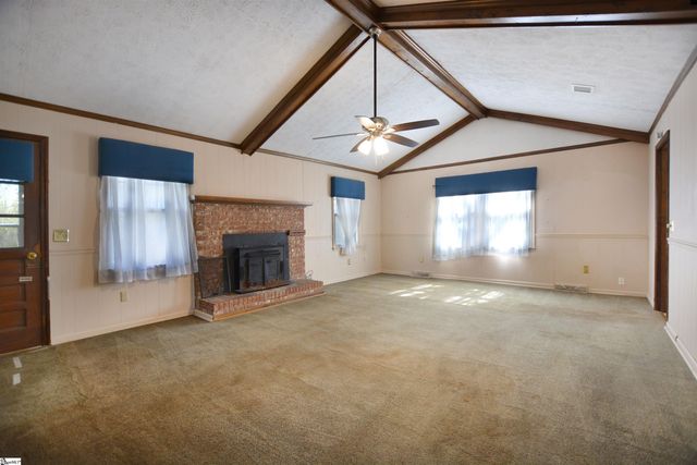 203 Canebreak Lane, Simpsonville, SC 29681