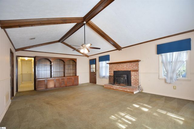 203 Canebreak Lane, Simpsonville, SC 29681