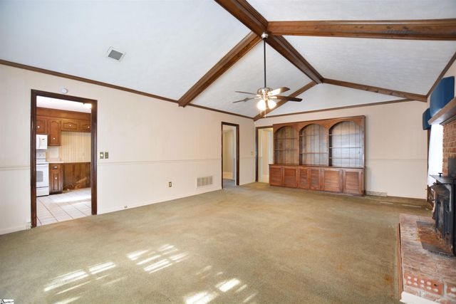 203 Canebreak Lane, Simpsonville, SC 29681