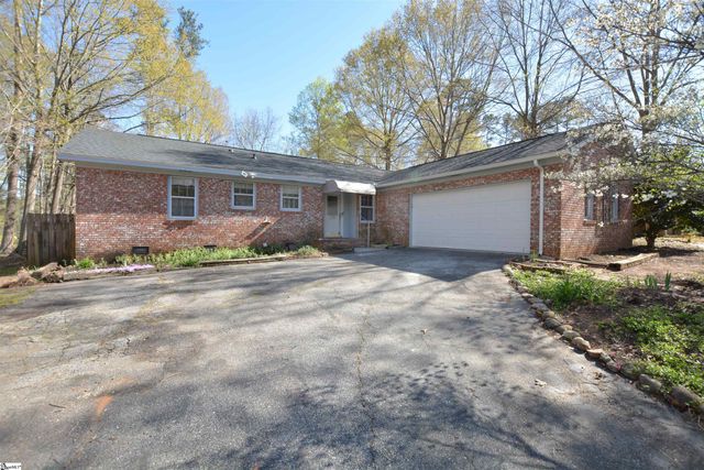 203 Canebreak Lane, Simpsonville, SC 29681