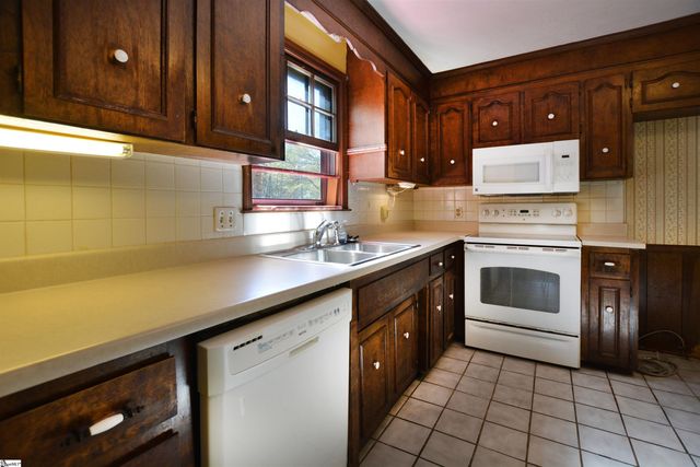 203 Canebreak Lane, Simpsonville, SC 29681