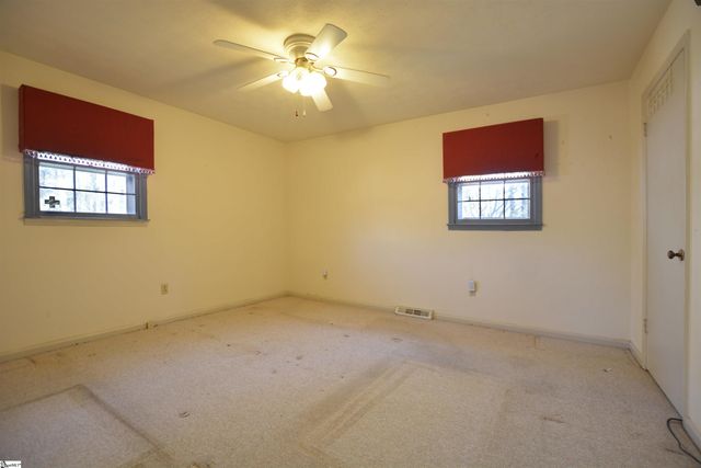 203 Canebreak Lane, Simpsonville, SC 29681