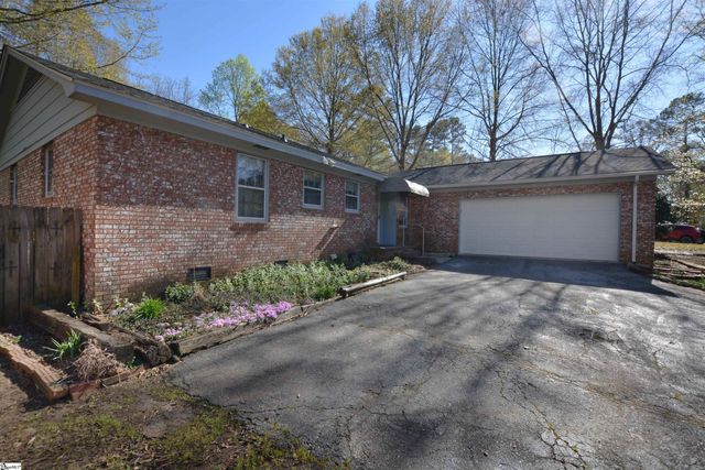 203 Canebreak Lane, Simpsonville, SC 29681