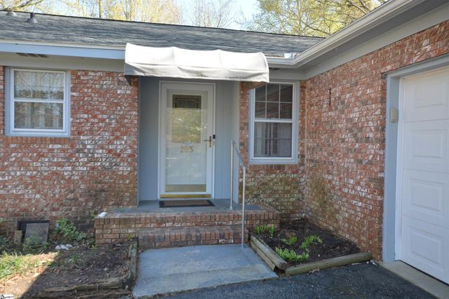 203 Canebreak Lane, Simpsonville, SC 29681