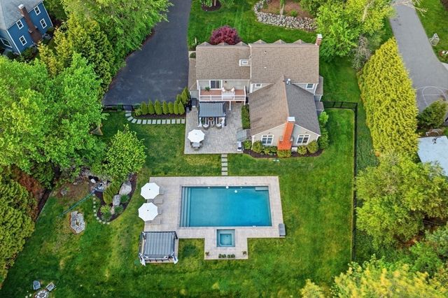 85 Old Farm Rd, Milton, MA 02186