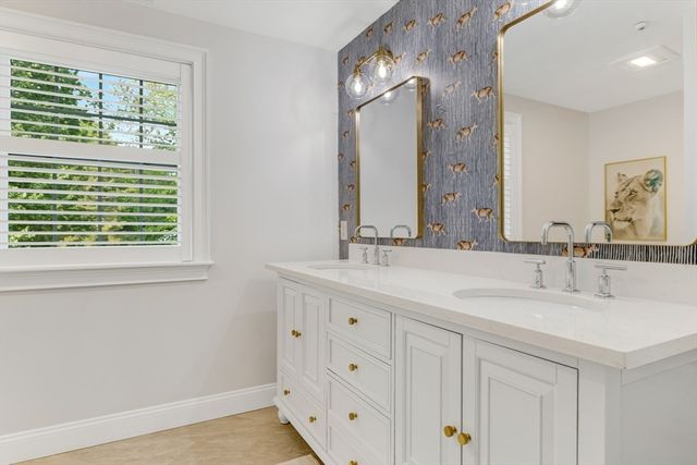 85 Old Farm Rd, Milton, MA 02186